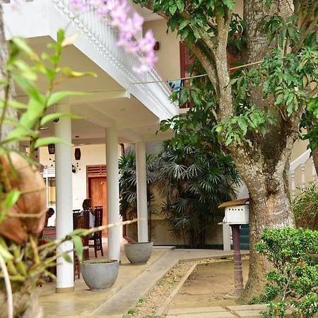 Sea Breeze Guest House Unawatuna Exterior photo